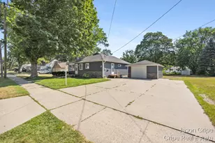 5666 Park Ave, Hudsonville, MI 49426 - Photo 32