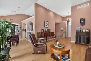 2205 Lake Wood Dr, Jackson, MI 49203 - Photo 10
