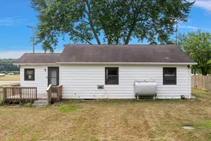 75 4th St, Plainwell, MI 49080 - Photo 2