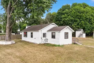 75 4th St, Plainwell, MI 49080 - Photo 14