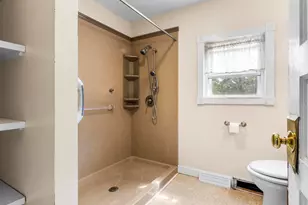 710 N Monroe St, Albion, MI 49224 - Photo 12
