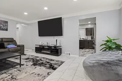 8544 Kinloch Street, Dearborn Heights, MI 48127 - Photo 6
