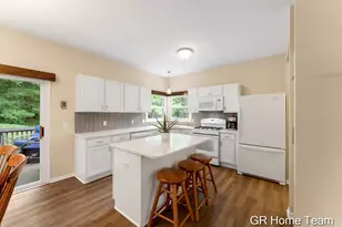 7436 Las Palmas Dr NE, Rockford, MI 49341 - Photo 14