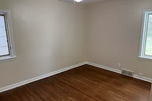 298 McKinley Ave N, Battle Creek, MI 49017 - Photo 10