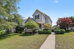 561 Upton Dr, Saint Joseph, MI 49085 - Photo 2