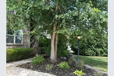 2708 Trillium Hills Drive, Commerce Township, MI 48382 - Photo 4