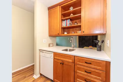 2317 Packard Street #B104, Ann Arbor, MI 48104 - Photo 8