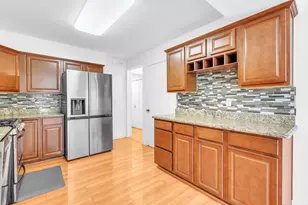 1592 Brentwood Dr, Troy, MI 48098 - Photo 12