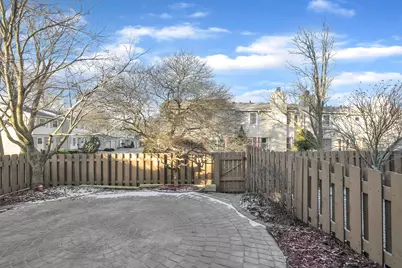 1592 Brentwood Drive, Troy, MI 48098 - Photo 14