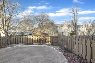 1592 Brentwood Dr, Troy, MI 48098 - Photo 14