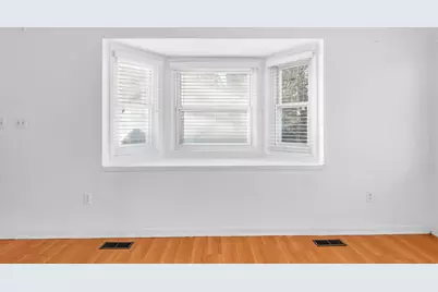 1592 Brentwood Drive, Troy, MI 48098 - Photo 10