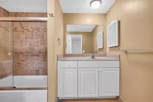 1592 Brentwood Dr, Troy, MI 48098 - Photo 26