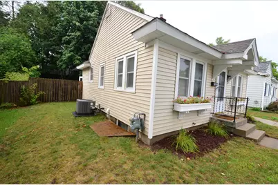 1129 Hollywood Street NE, Grand Rapids, MI 49505 - Photo 2