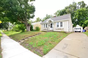1129 Hollywood St NE, Grand Rapids, MI 49505 - Photo 1