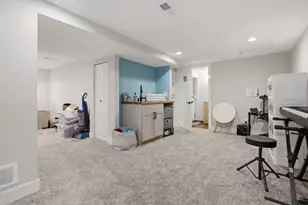 1037 Arlington St NE, Grand Rapids, MI 49505 - Photo 12