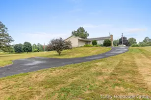 822 E Condensery Rd, Sheridan, MI 48884 - Photo 2