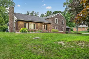 5866 Pine View Dr, Ypsilanti, MI 48197 - Photo 2