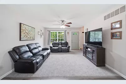 7966 Village Green Lane, Parma, MI 49269 - Photo 4