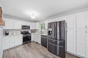 7966 Village Green Ln, Parma, MI 49269 - Photo 10