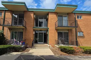 1890 Axtell Dr, Troy, MI 48084 - Photo 2