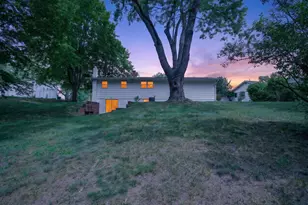 145 Mohawk St, Jackson, MI 49203 - Photo 2