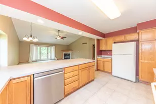535 Sycamore Cir, Saline, MI 48176 - Photo 12