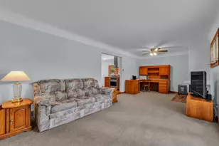 33576 Cindy St, Livonia, MI 48150 - Photo 10