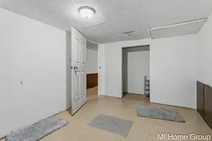 311 W 32nd St, Holland, MI 49423 - Photo 38