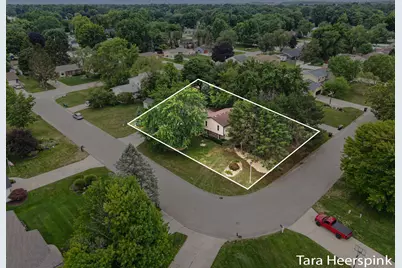 2078 Fernwood Drive, Jenison, MI 49428 - Photo 6