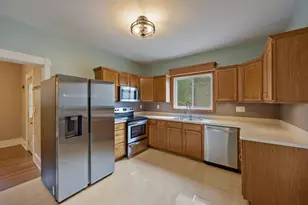218 E Adams St, Ionia, MI 48846 - Photo 10