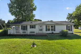 3280 Carlton Blvd, Jackson, MI 49203 - Photo 2
