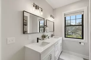 629 Fairview Ave NE, Grand Rapids, MI 49503 - Photo 18