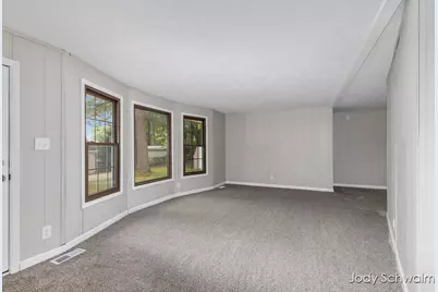 7129 Eldred Avenue NE, Rockford, MI 49341 - Photo 6