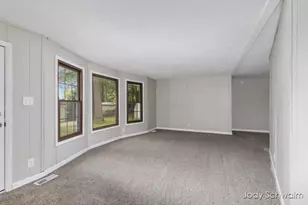 7129 Eldred Ave NE, Rockford, MI 49341 - Photo 6