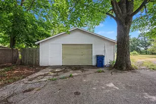598 S Brks Rd, Muskegon, MI 49442 - Photo 24