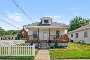 1448 Columbus Ave, Grand Haven, MI 49417 - Photo 1