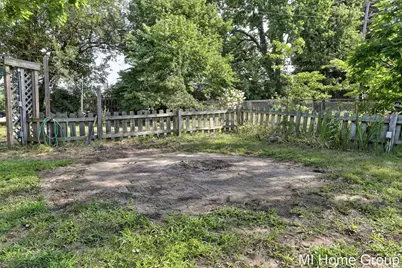 252 Thomas Street, Allegan, MI 49010 - Photo 8