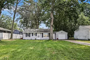 384 N 6th Ave, Fruitport, MI 49415 - Photo 2