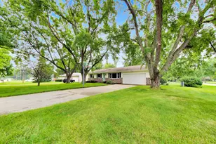 1342 Maiden Ln, Saint Joseph, MI 49085 - Photo 4