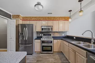 37782 Jefferson Ave, Harrison, MI 48045 - Photo 8
