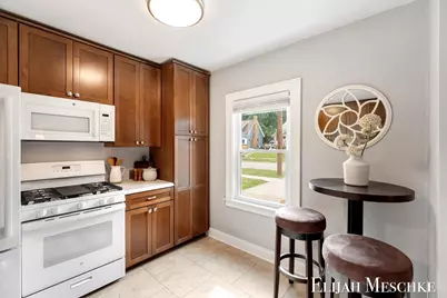 936 Valley Avenue NW, Grand Rapids, MI 49504 - Photo 12
