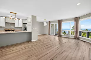 1802 Lakeshore Dr, Saint Joseph, MI 49085 - Photo 4