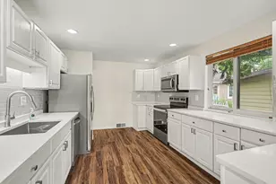 1 Woodrow Ct, Battle Creek, MI 49015 - Photo 6