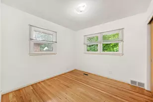 1597 Greenview Dr, Ann Arbor, MI 48103 - Photo 12