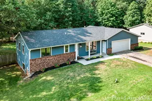 16726 James St, Holland, MI 49424 - Photo 2