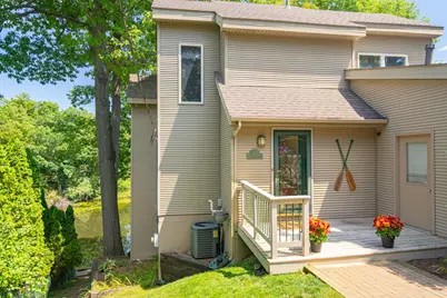 576 Fernhurst Court, Lake Orion, MI 48362 - Photo 2