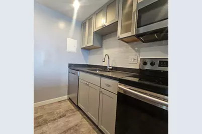 1300 E Lafayette Street #305, Detroit, MI 48207 - Photo 8
