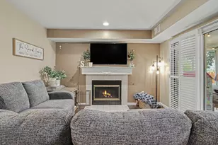 393 Princeton Dr, South Lyon, MI 48178 - Photo 6
