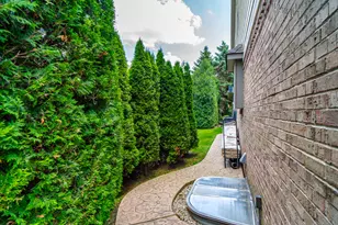 44215 Riverview Ridge Dr, Clinton Twp, MI 48038 - Photo 14