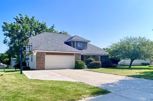 2547 Moerland Dr NW, Grand Rapids, MI 49504 - Photo 2